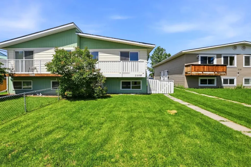 2108 23 Avenue Close Bowden AB T0M 0K0