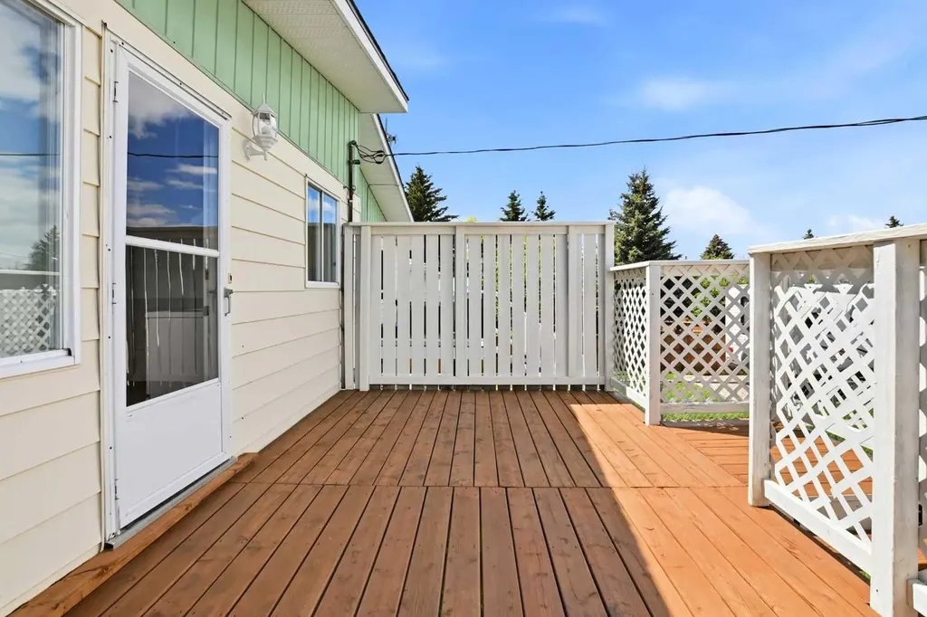 2108 23 Avenue Close Bowden AB T0M 0K0