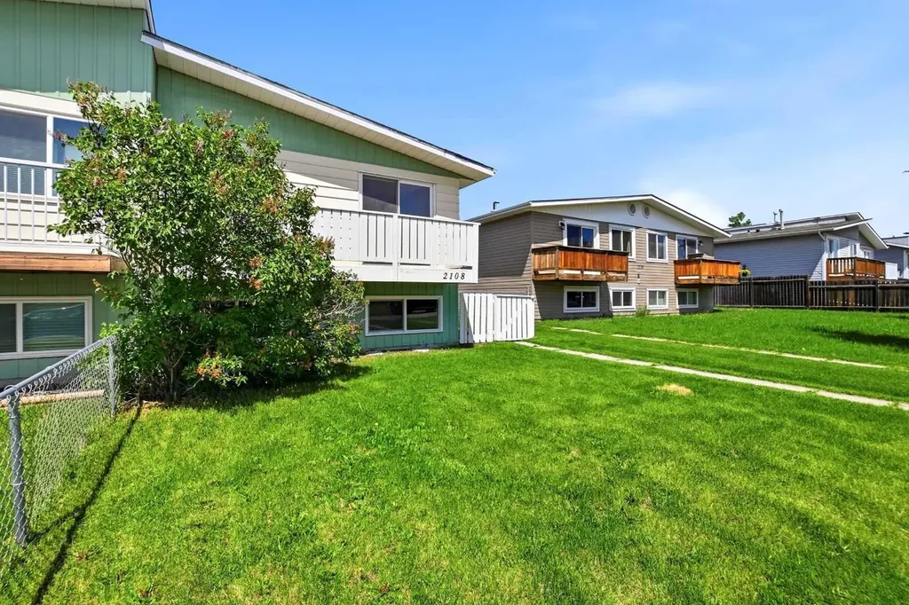 2108 23 Avenue Close Bowden AB T0M 0K0