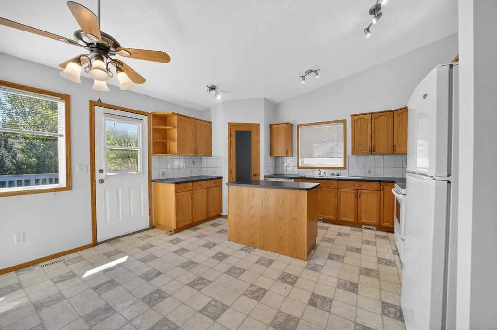 4 Westridge Drive Didsbury AB T0M0W0