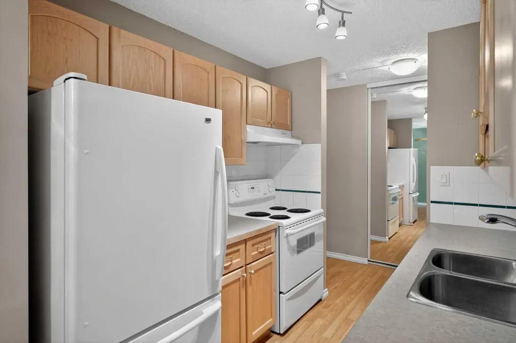 820 89 Avenue SW Calgary AB T2V 4N9