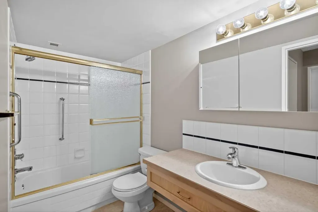 820 89 Avenue SW Calgary AB T2V 4N9