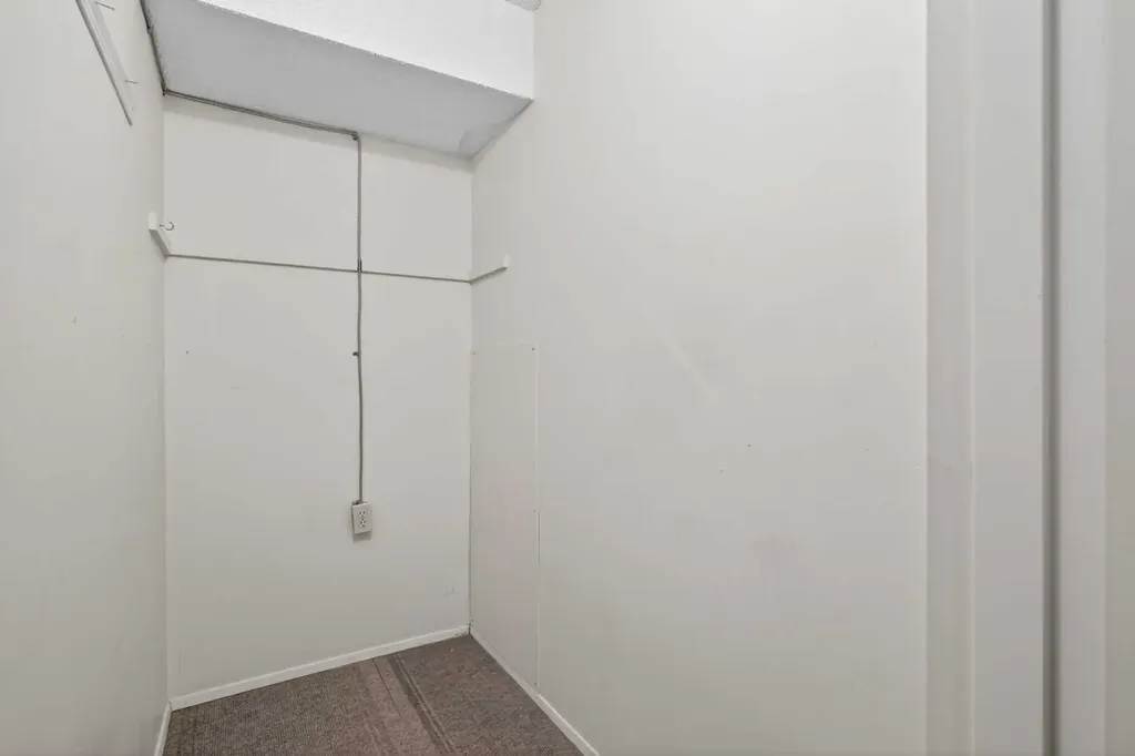 820 89 Avenue SW Calgary AB T2V 4N9