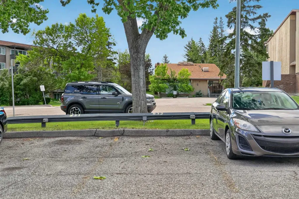 820 89 Avenue SW Calgary AB T2V 4N9