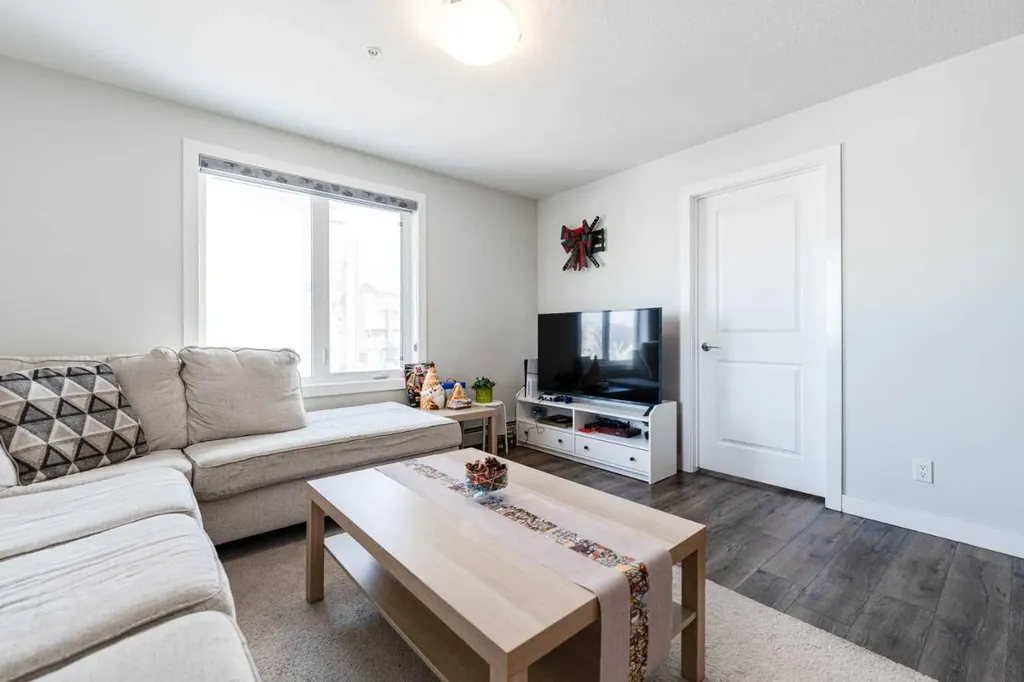 6118 80 Avenue NE Calgary AB T3J 0S6