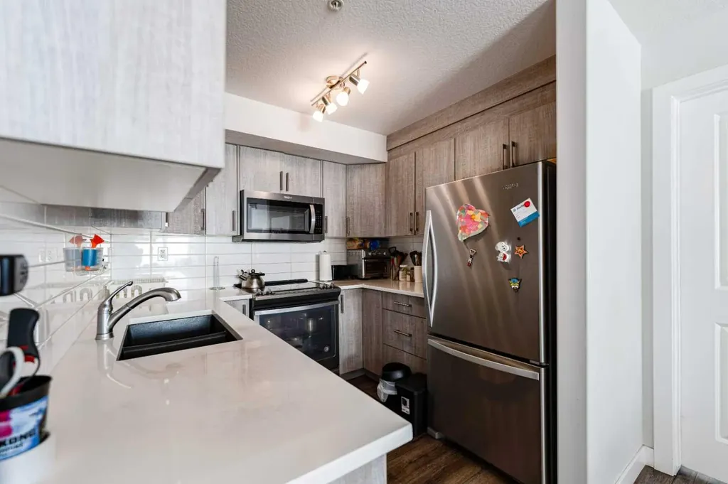 6118 80 Avenue NE Calgary AB T3J 0S6