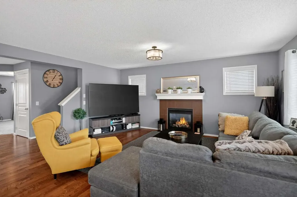101 Elgin Meadows Manor SE Calgary AB T2Z 0M5