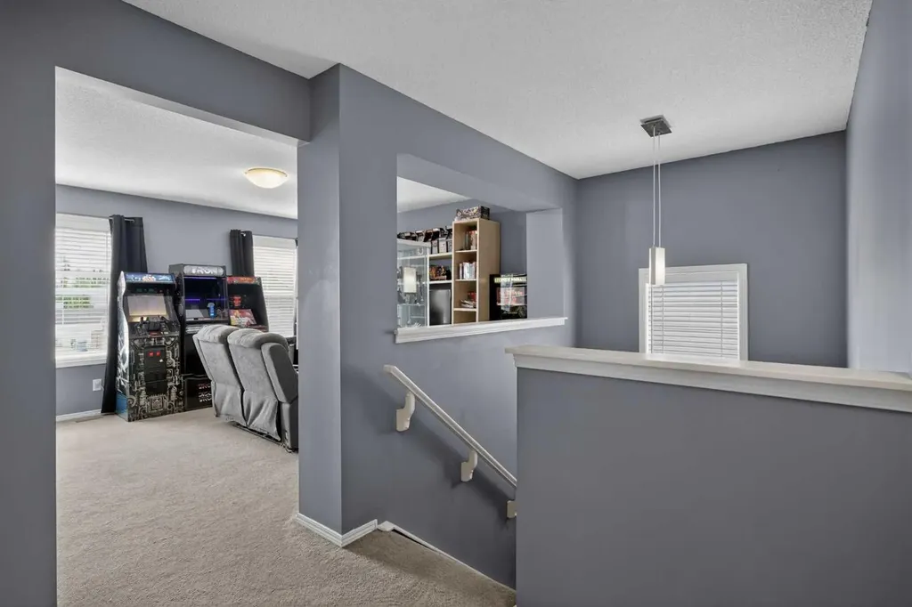 101 Elgin Meadows Manor SE Calgary AB T2Z 0M5