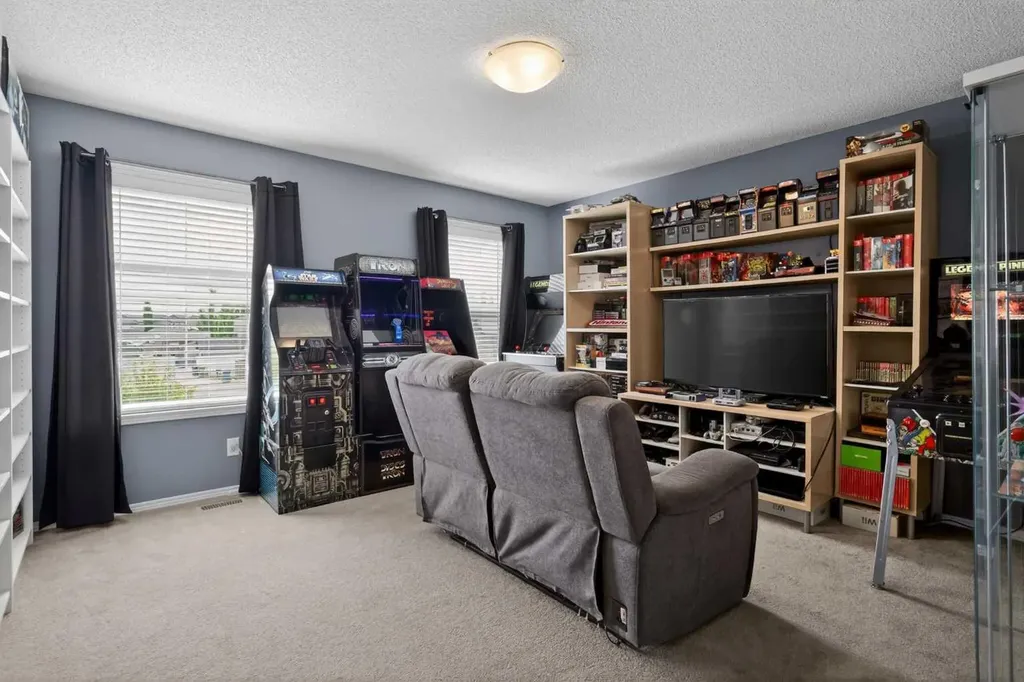 101 Elgin Meadows Manor SE Calgary AB T2Z 0M5