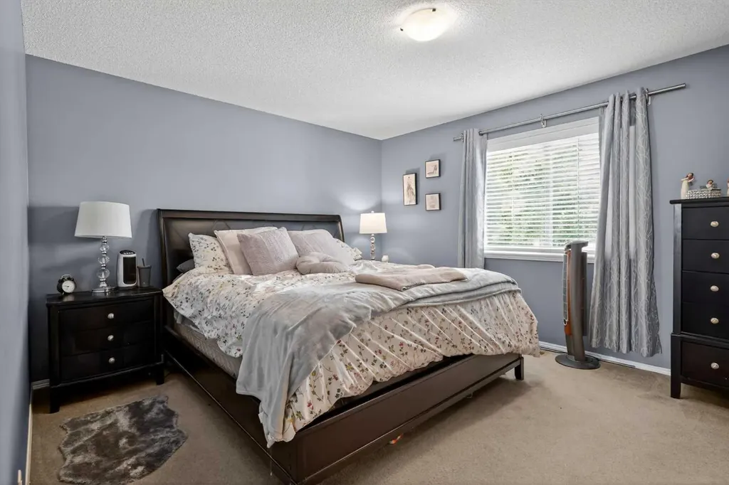 101 Elgin Meadows Manor SE Calgary AB T2Z 0M5