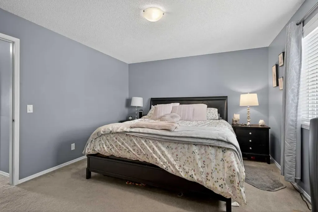 101 Elgin Meadows Manor SE Calgary AB T2Z 0M5