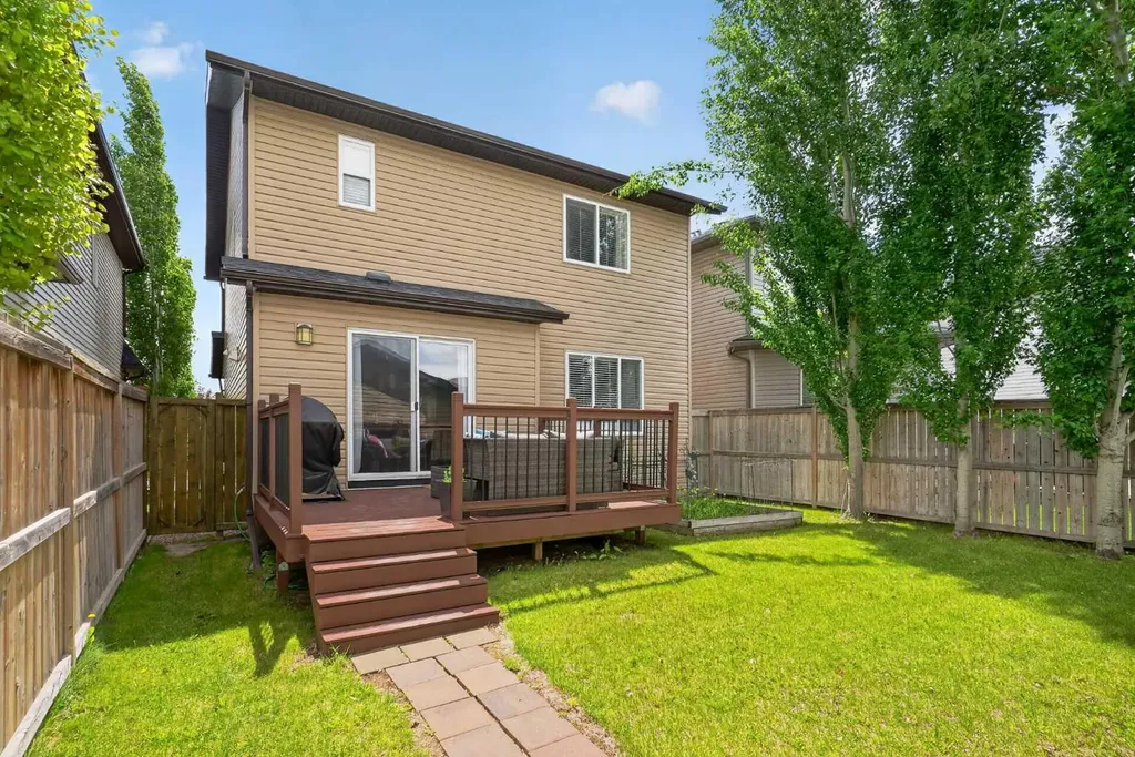 101 Elgin Meadows Manor SE Calgary AB T2Z 0M5