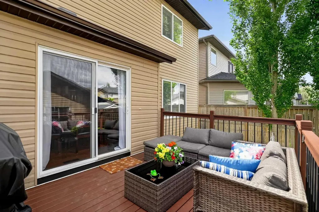 101 Elgin Meadows Manor SE Calgary AB T2Z 0M5