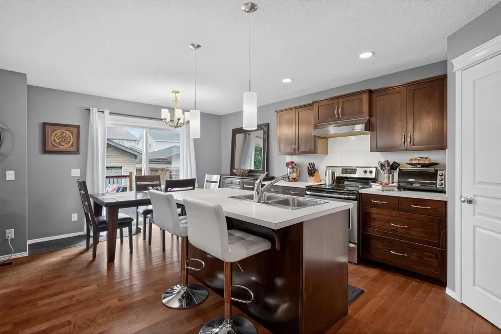 101 Elgin Meadows Manor SE Calgary AB T2Z 0M5