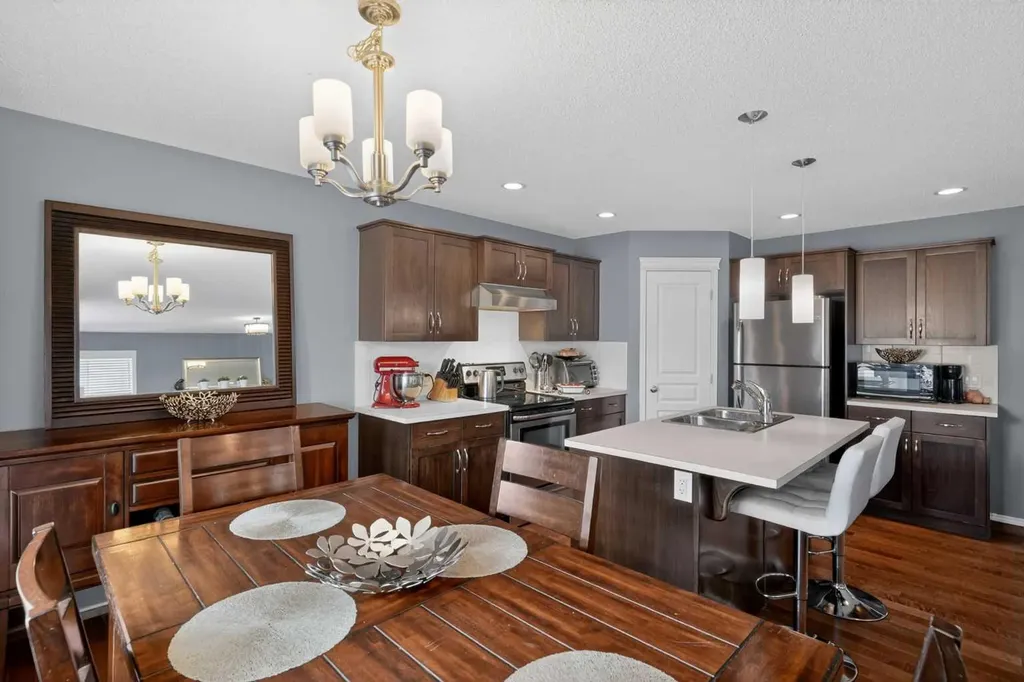 101 Elgin Meadows Manor SE Calgary AB T2Z 0M5