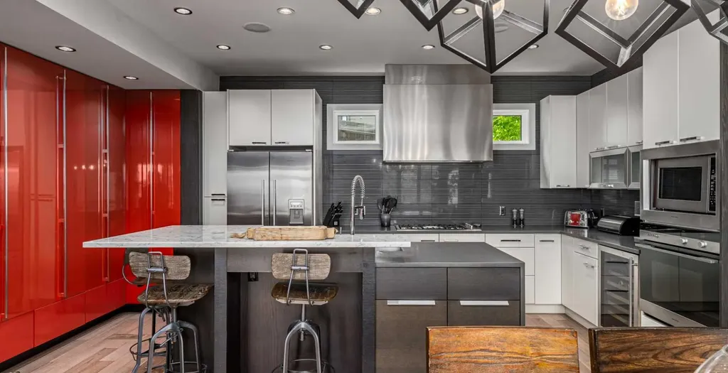 2929 17 Street SW Calgary AB T2T 4N6