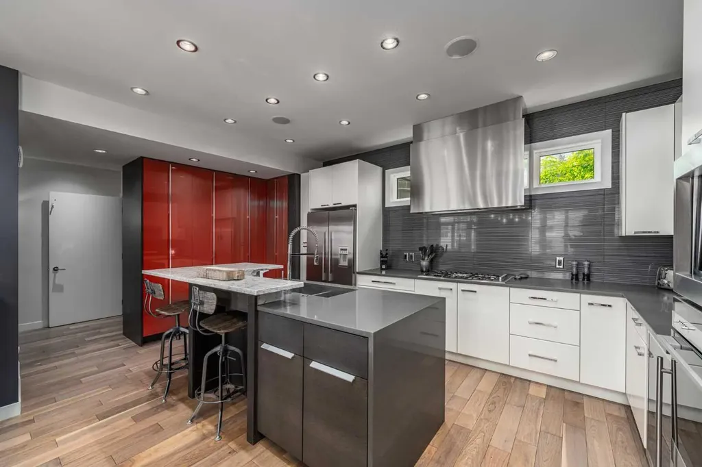 2929 17 Street SW Calgary AB T2T 4N6