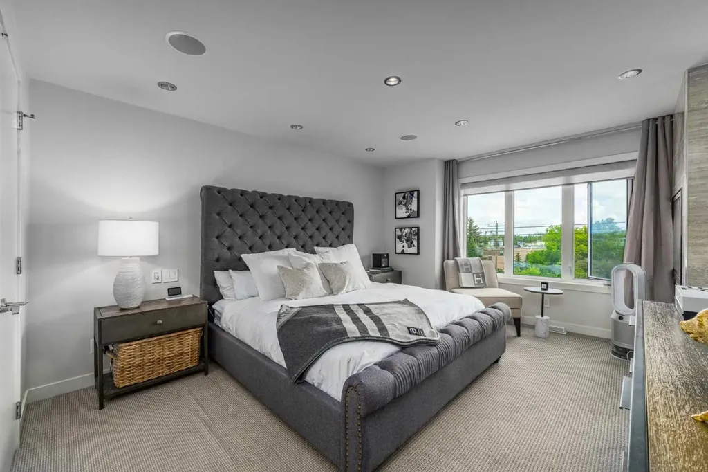 2929 17 Street SW Calgary AB T2T 4N6