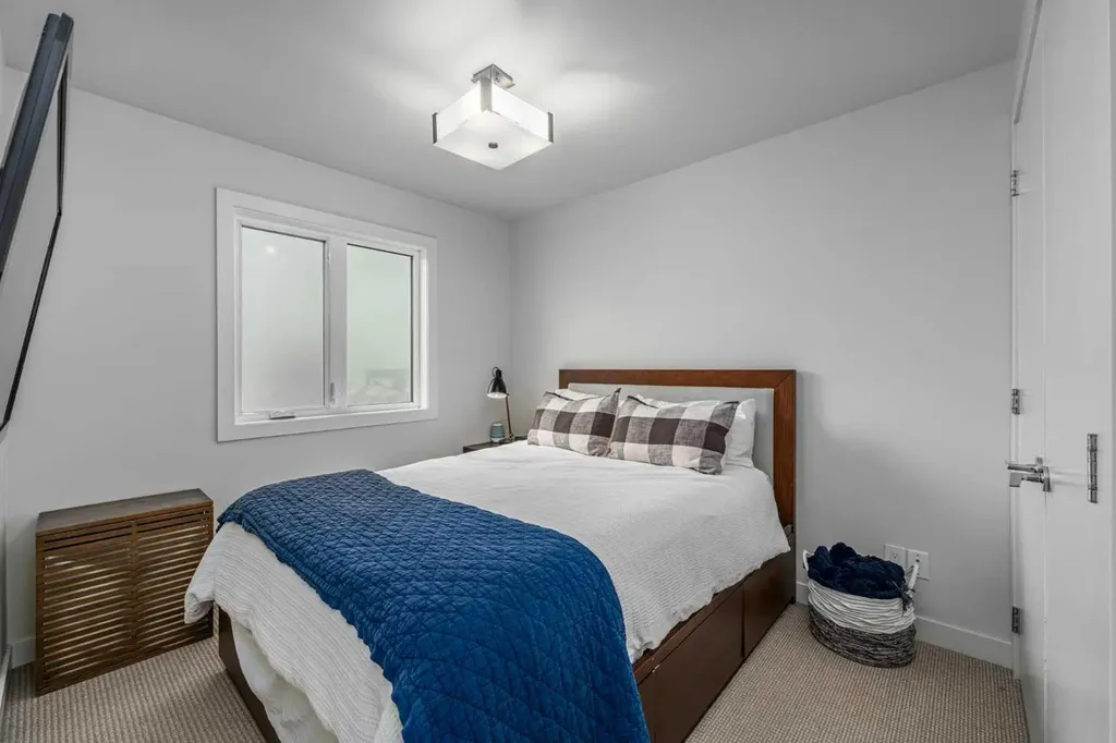 2929 17 Street SW Calgary AB T2T 4N6