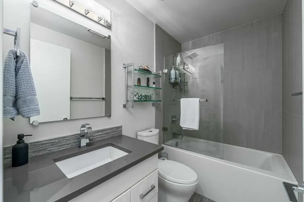 2929 17 Street SW Calgary AB T2T 4N6