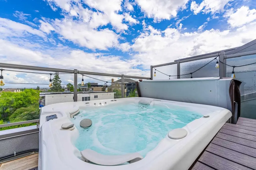 2929 17 Street SW Calgary AB T2T 4N6