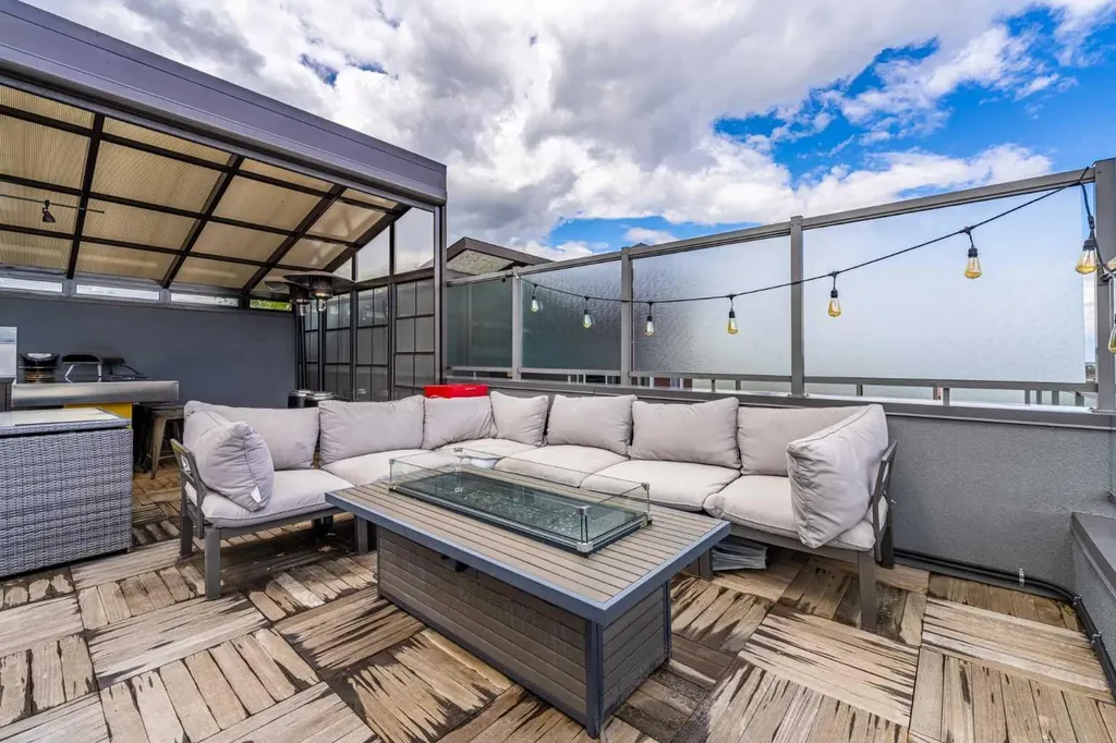 2929 17 Street SW Calgary AB T2T 4N6
