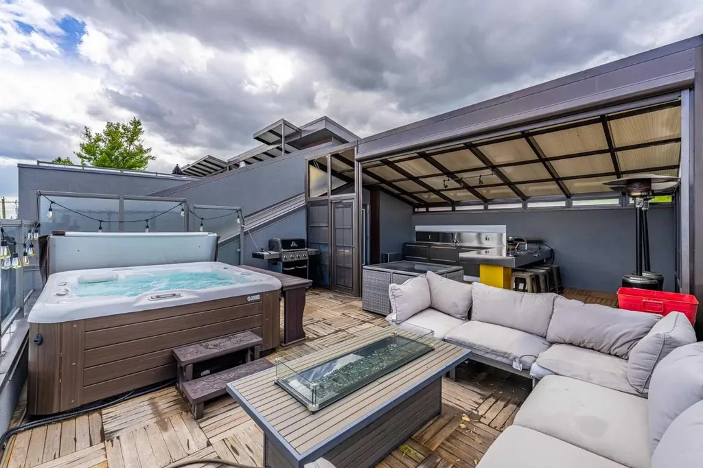 2929 17 Street SW Calgary AB T2T 4N6