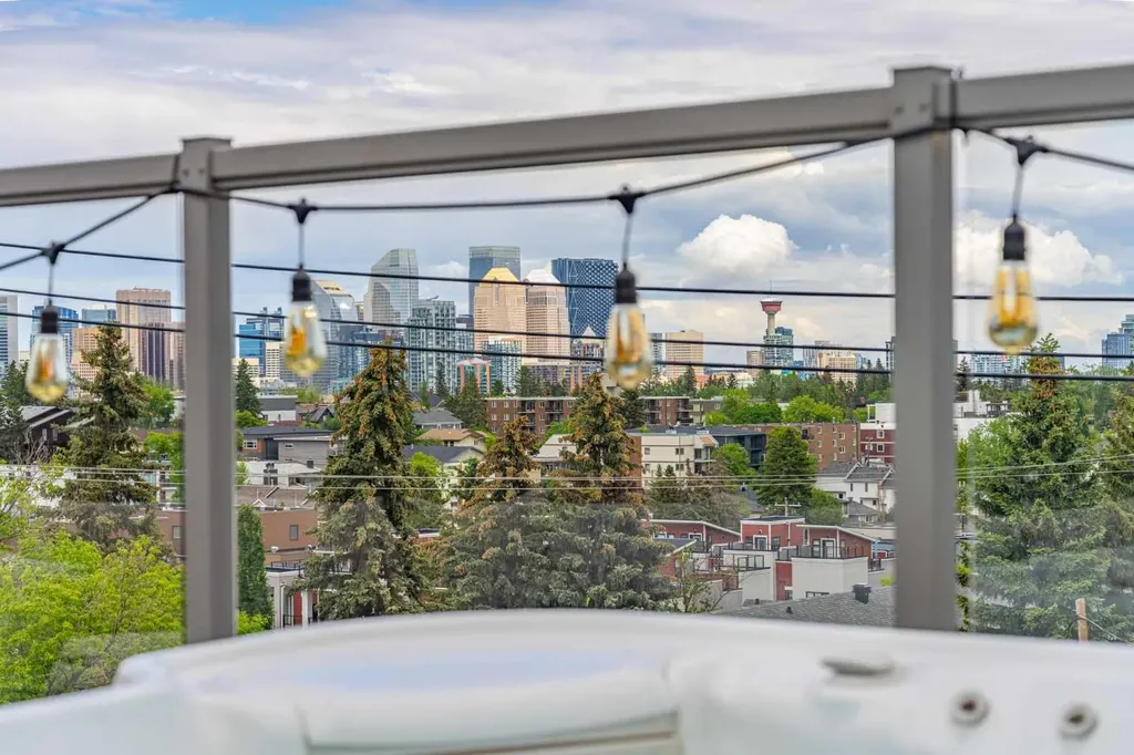 2929 17 Street SW Calgary AB T2T 4N6