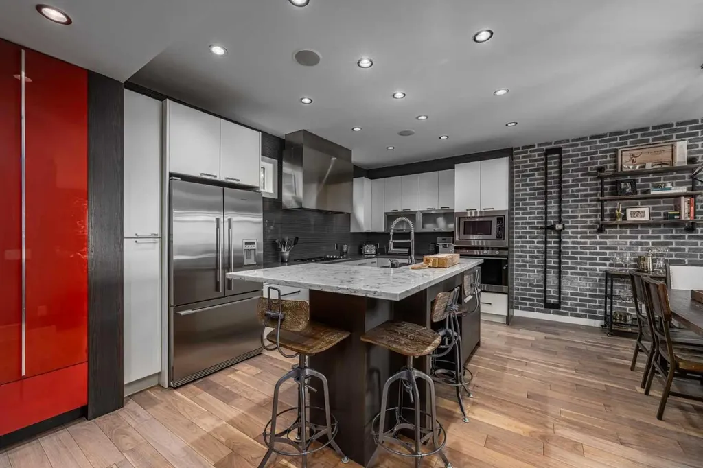 2929 17 Street SW Calgary AB T2T 4N6