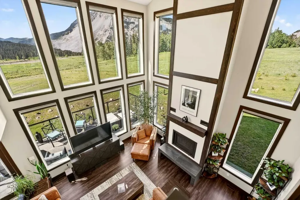2616 Valley Ridge Drive Frank AB T0K0E0