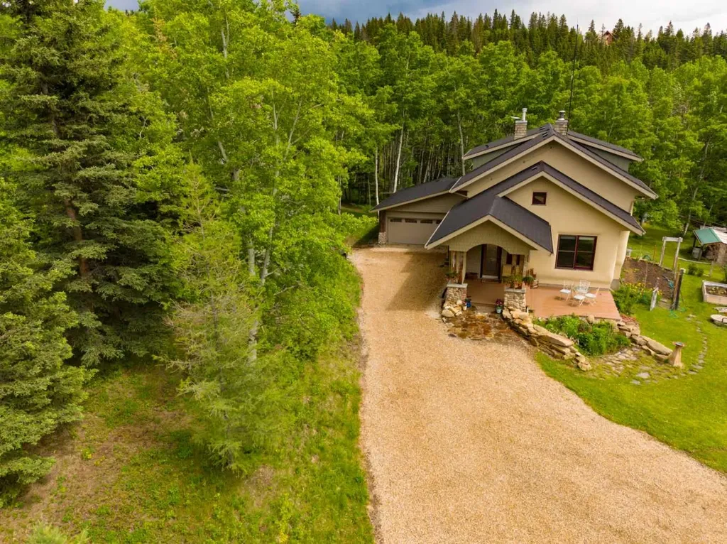290108 Parkins Road W Rural Foothills County AB T0L 1K0