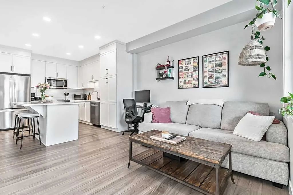 8355 19 Avenue SW Calgary AB T3H 6G3