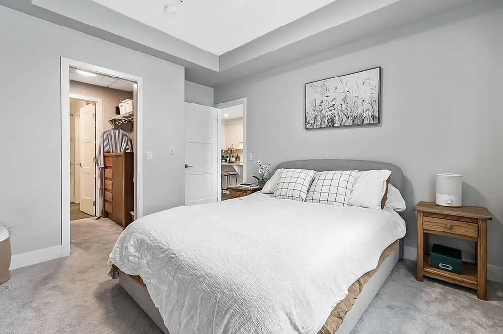 8355 19 Avenue SW Calgary AB T3H 6G3