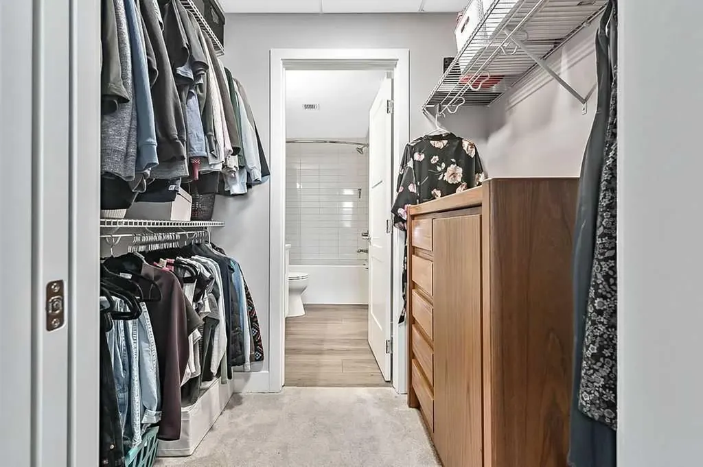 8355 19 Avenue SW Calgary AB T3H 6G3