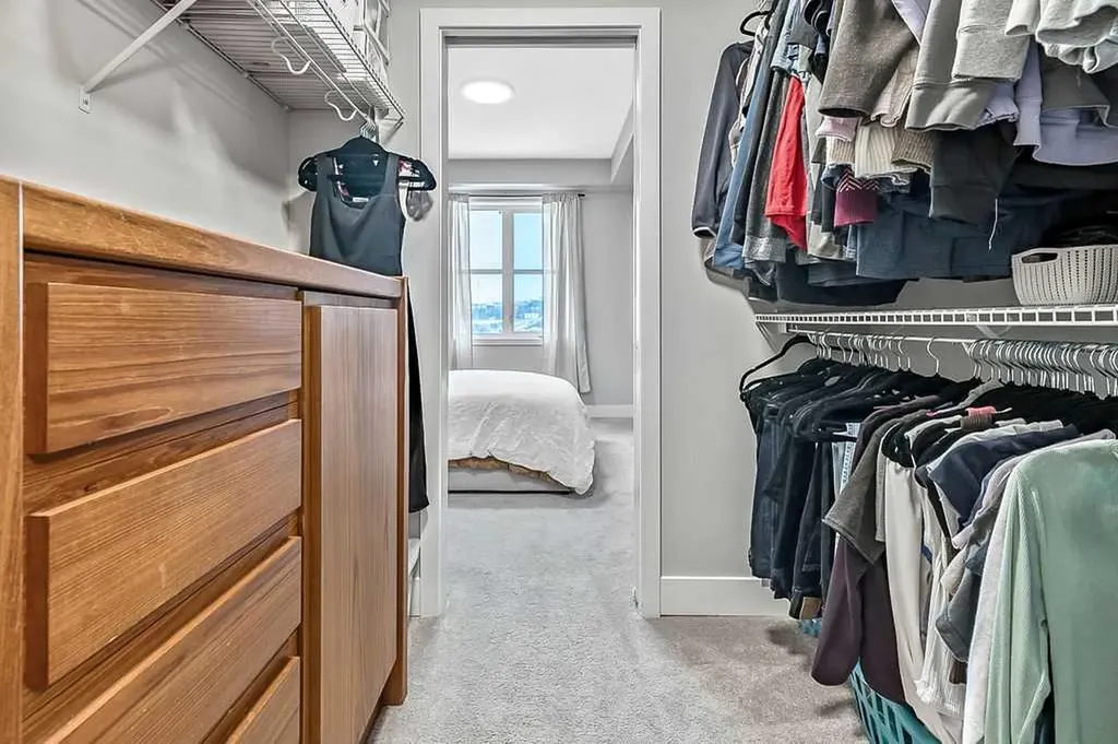8355 19 Avenue SW Calgary AB T3H 6G3