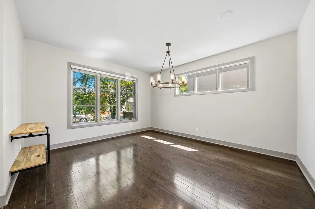 2013 1 Avenue NW Calgary AB T2N 0B4