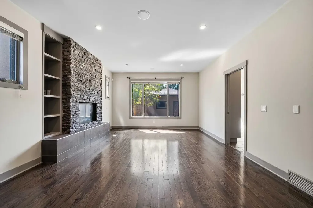 2013 1 Avenue NW Calgary AB T2N 0B4