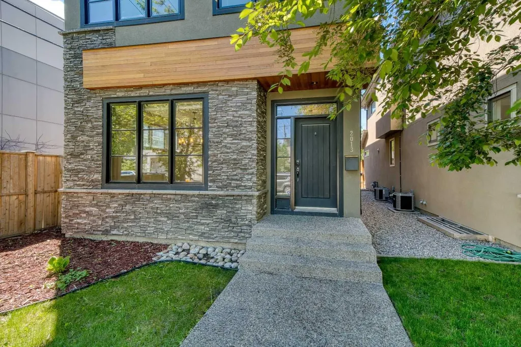 2013 1 Avenue NW Calgary AB T2N 0B4