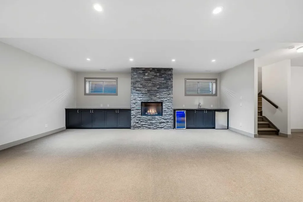 2013 1 Avenue NW Calgary AB T2N 0B4