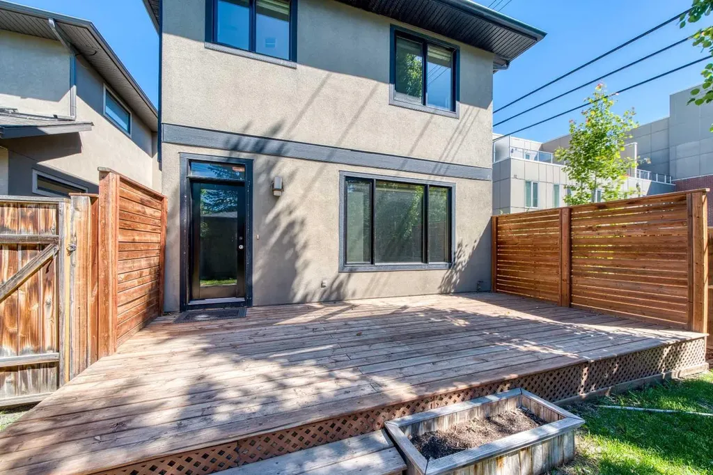 2013 1 Avenue NW Calgary AB T2N 0B4