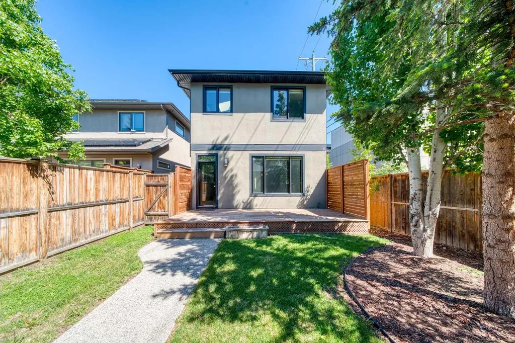 2013 1 Avenue NW Calgary AB T2N 0B4