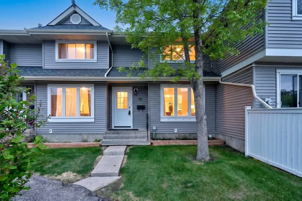 10 Falconer Terrace NE Calgary AB T3J 1W4