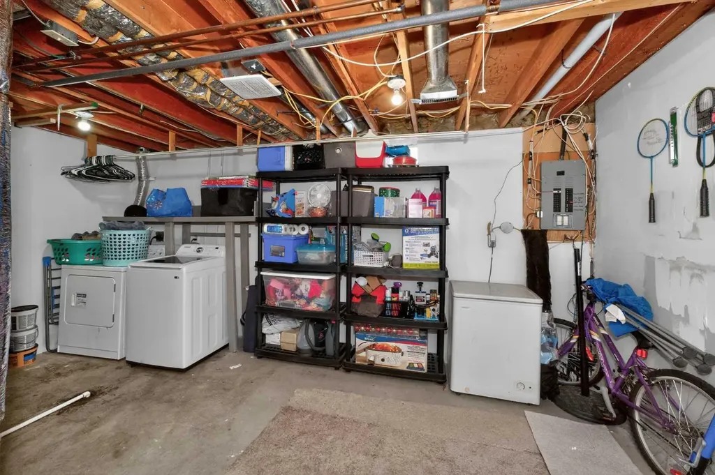 10 Falconer Terrace NE Calgary AB T3J 1W4