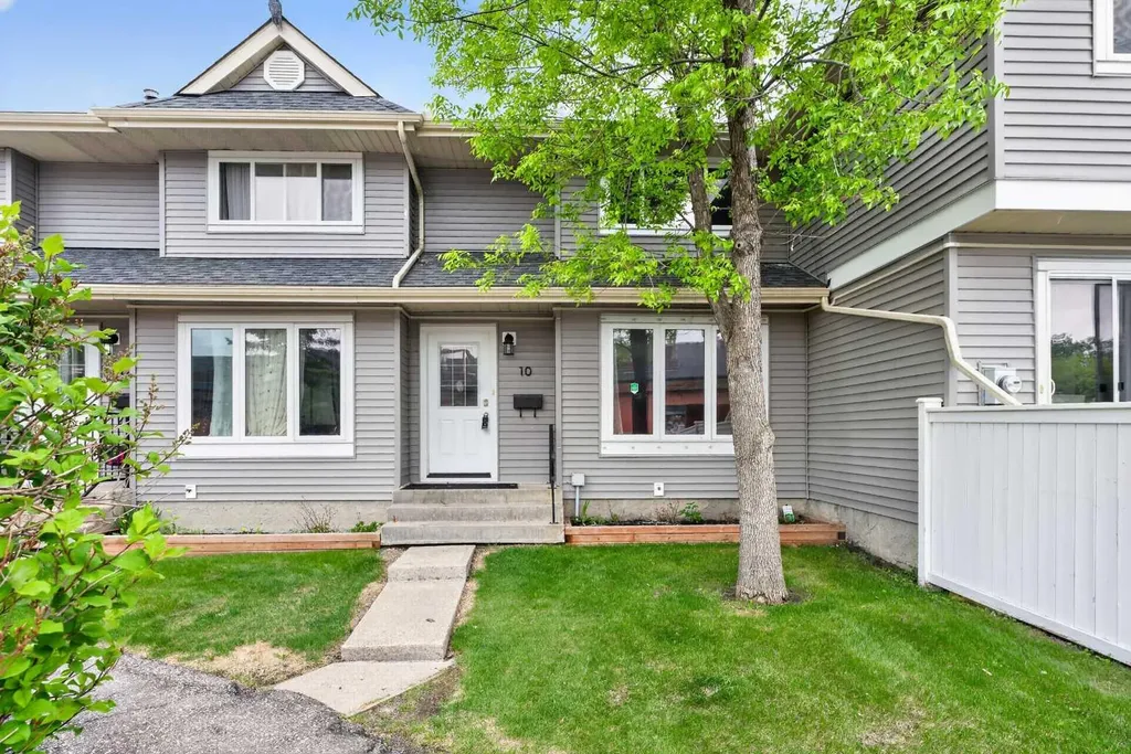 10 Falconer Terrace NE Calgary AB T3J 1W4