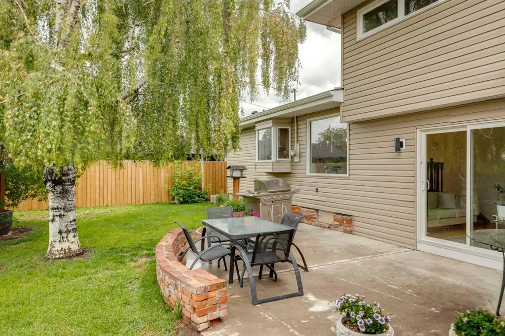10719 Mapleglen Crescent SE Calgary AB T2J 1X1
