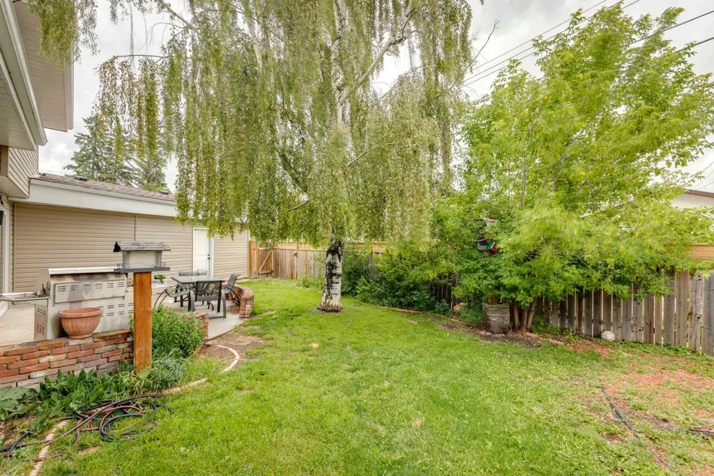 10719 Mapleglen Crescent SE Calgary AB T2J 1X1
