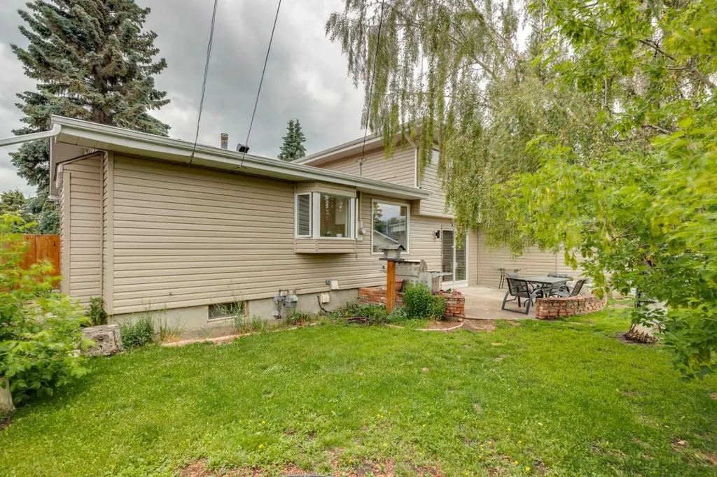 10719 Mapleglen Crescent SE Calgary AB T2J 1X1