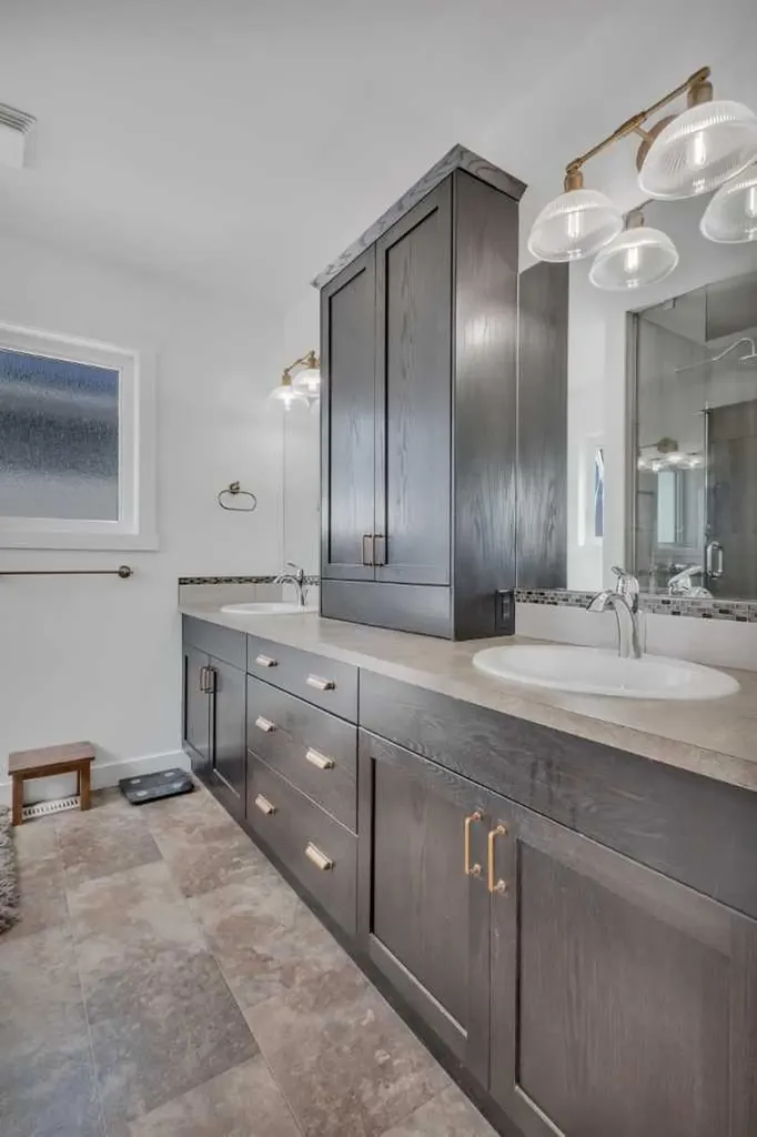 18 Copper Street Blackfalds AB T4M 0A9