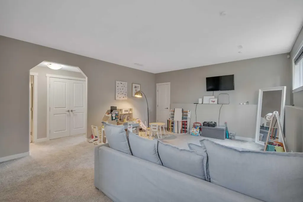 18 Copper Street Blackfalds AB T4M 0A9