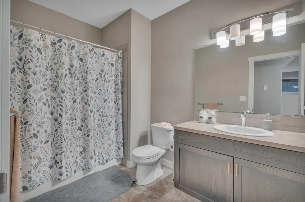 18 Copper Street Blackfalds AB T4M 0A9